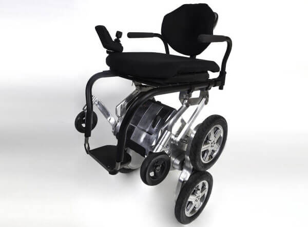   1 25 6 toyota-deka-ibot-wheelchair 1