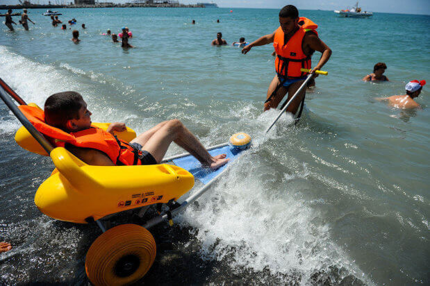 Впервые в Украине: на киевских пляжах появятся кресла-амфибии. киев, инвалид, кресло-амфибия, ограниченными возможностями, пляж