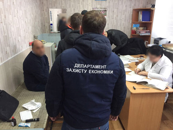 На Луганщині поліція затримала на хабарі керівника міжрайонної медкомісії. луганщина, медик, хабар, інвалід, інвалідність
