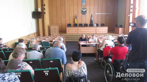 Комитет по доступности в Славянске выяснял пожелания людей с ограниченными возможностями. славянск, доступность, заседание, инвалид, ограниченными возможностями