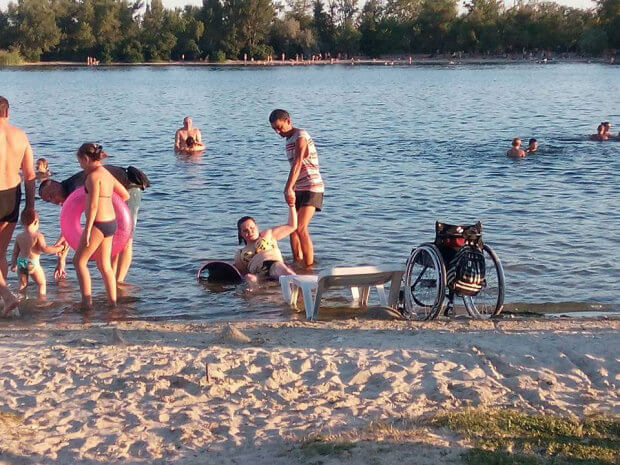 Херсонка, передвигающаяся на инвалидной коляске, рассказала, как она посетила Гидропарк. гидропарк, херсон, доступность, инвалид, инвалидность
