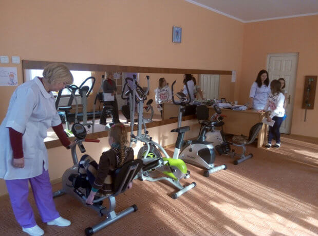 «Впливовий АССпект»: Про єдиний в Україні центр реабілітації дітей, де допомагають попередити інвалідність. чернівці, дитина, лікування, інвалід, інвалідність