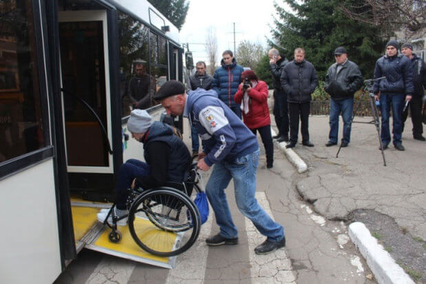 У Кропивницькому водіїв автобусів навчали допомагати людям з інвалідністю. кропивницький, активіст, водій, навчання, інвалідність