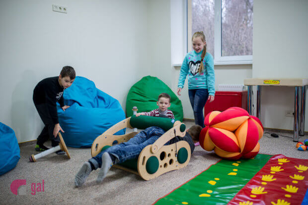 У Львові з’явилась «Сенсорна кімната» для реабілітації дітей з особливими потребами. львів, заняття, особливими потребами, сенсорна кімната, інвалідність