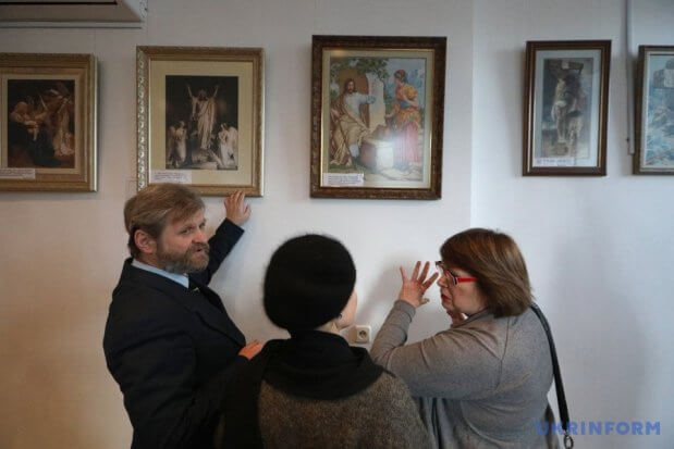 В АртХабі Укрінформу відкрилася виставка вишитих картин Надії Полєвої. київ, надія полєва, виставка, картина, інвалідність