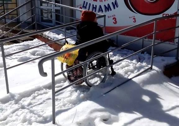 Недоступный Краматорск: город не готов к прогулкам на инвалидной коляске. краматорськ, доступность, инвалидность, пандус, транспорт
