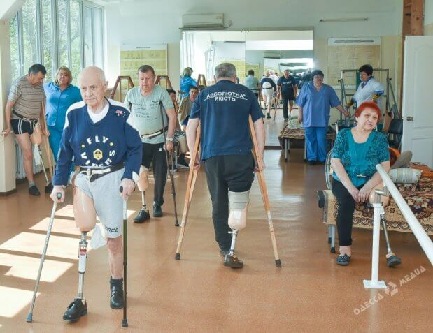 Возвращение к жизни: где в Одессе ставят на ноги людей с инвалидностью. одесса, инвалидность, пациент, протезирование, протезно-ортопедическое предприятие