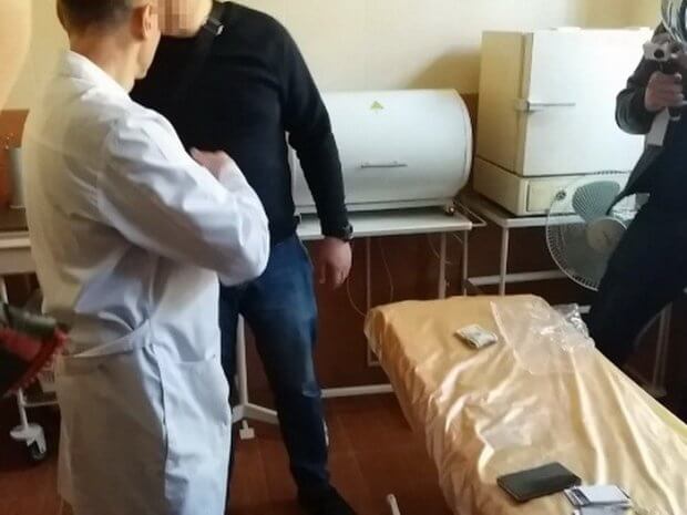 СБУ затримала на хабарі лікаря одного із медичних закладів Вінниці. вінниця, лікар, неправомірна вигода, хабар, інвалідність