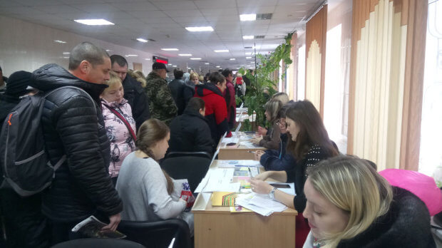Без обмежень: у Кропивницькому відбувся ярмарок вакансій для громадян з інвалідністю. кропивницький, роботодавець, центр зайнятості, ярмарок вакансій, інвалідність