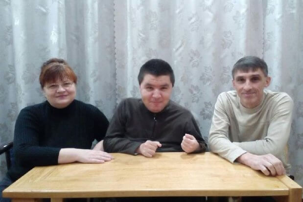 «Не сдавайтесь. Всегда можно что-то придумать!» – интервью с семьей из Никопольского района, которая столкнулась с проблемами инвалидности и преодолела их. барьер, инвалидность, мышечная дистрофия дюшенна, проблема, семья поповичей