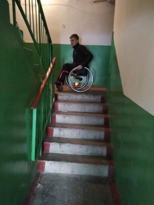 Отримала цінний мотиваційний урок від хлопця, що на інвалідному візку стрибає по сходах. саша ващук, візочник, доступність, інвалідний візок, інвалідність