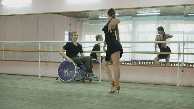 16-річна Єва Шестак і 15-річний Даниїл Гірчук професійно займаються спортивними танцями. чернігів, вчителька, образа, петиция, танцювальна пара
