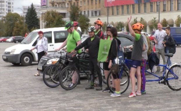 Велопробег «Вижу! Могу! Помогу!» стартовал в Харькове. вижу! могу! помогу!, харьков, велопробег, инвалидность, нарушение зрения
