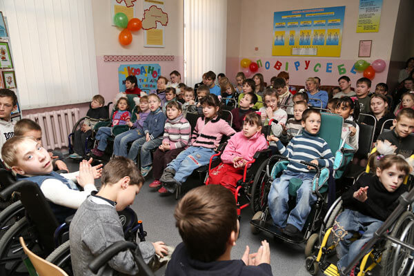 В Днепропетровской Специальной СОШ для детей с последствиями полиомиелита и ДЦП прошел праздник ко Дню инвалидов. дцп, инвалидов, ограниченными возможностями, последствиями полиомиелита