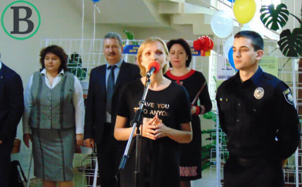 У Черкасах презентували першу в Україні бібліотеку тактильних книжок для слабозорих та незрячих дітей. черкаси, бібліотека, незрячий, слабозорий, тактильна книжка