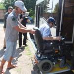 Світлина. Водіїв та кондукторів кропивницьких тролейбусів вчили допомагати людям з інвалідністю. Безбар'ерність, інвалідність, пандус, семінар, Кропивницький, тролейбус