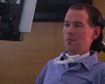 В Windows 10 появится технология отслеживания глаз (ВИДЕО). microsoft, windows 10, бета-тестирование, технология отслеживания взгляда, функция eye control, person, human face, man, clothing. Steve Gleason holding a microphone