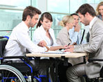 Декада зайнятості осіб з інвалідністю. запорізька область, декада зайнятості, семінар, ярмарок вакансій, інвалідність, person, indoor. A group of people looking at a computer