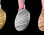Україна посідає 5 місце після п’ятого дня “білої” Паралімпіади у Пхьончхані. паралимпиада, паралімпійські ігри-2018, лижний спринт, медаль, нагорода, watch. A group of items on display