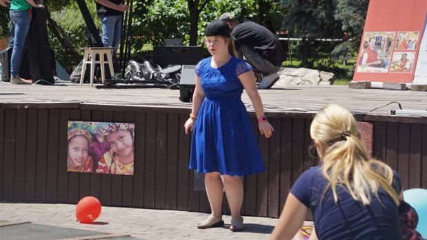 Пісні, танці й поліцейська машина: в Києві влаштували фестиваль для дітей із інвалідністю. київ, спілкування, фестиваль, інвалідність, інклюзивність