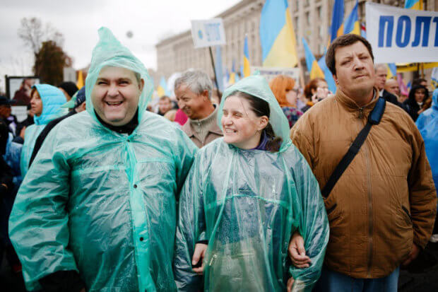 «Про які пандуси ми говоримо, коли я в туалет без допомоги сходити не можу». В Києві відбувся марш за права людей з інвалідністю. київ, конвенція оон, марш, ратифікація, інвалідність