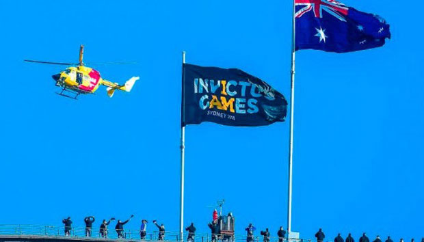 Австралія готується зустріти команду “нескорених” з України. invictus games, ігри нескорених, австралія, ветеран, зустріч, sky, flag, outdoor. A person flying through the air