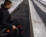Отримала цінний мотиваційний урок від хлопця, що на інвалідному візку стрибає по сходах (ФОТО, ВІДЕО). саша ващук, візочник, доступність, інвалідний візок, інвалідність, outdoor, street, person, sidewalk