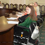 Світлина. У Харкові перевірили доступність поліклінік для людей з інвалідністю. Безбар'ерність, доступність, засідання, Харків, моніторинг, поліклініка