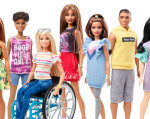 “Барбі” стане інклюзивною: Mattel випустить ляльку на інвалідному візку і з протезом. mattel, барбі, лялька, протез, інвалідний візок, person, sky, outdoor, posing, standing, doll, clothing, smile, girl, fashion. Barbie et al. posing for a photo