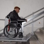 Інклюзія по-чортківськи: у міській раді обладнали підйомник та санвузол для людей з інвалідністю