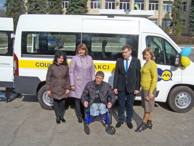 Соціальне таксі: полтавський досвід. полтава, перевезення, соціальне таксі, інвалідний візок, інвалідність