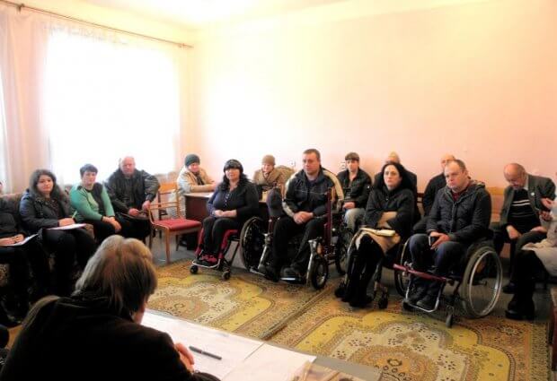 У РБНК обговорили питання соціального захисту осіб з інвалідністю. сторожинецький район, забезпечення, круглий стіл, соціальний захист, інвалідність