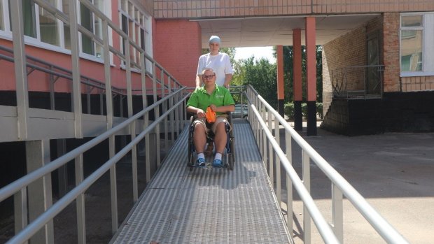 Школи не для всіх: як у Кропивницькому здобувають освіту діти з інвалідністю. кропивницький, візочник, доступність, школа, інвалідність