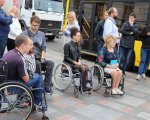 Місто, доступне кожному: в центрі Полтави вчилися допомагати маломобільним пасажирам громадського транспорту (ФОТО). полтава, громадський транспорт, семінар, суспільство, інвалідність