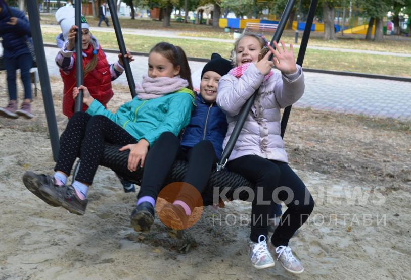 У Полтаві відкрили дитячий інклюзивний майданчик (ФОТО). полтава, проект, інвалідність, інклюзивний майданчик, інклюзія