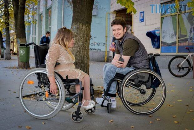 Недоступний Житомир: Катерина Чорток показала, як виглядає місто з інвалідного візку. житомир, катерина чорток, пандус, пристосованість, інвалідний візок