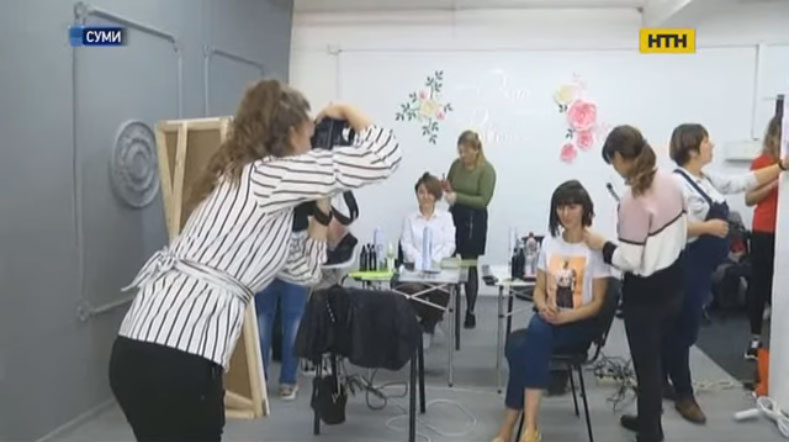 У Сумах волонтери організували професійну фотосесію для мам дітей з інвалідністю (ВІДЕО). суми, волонтер, сюрприз, фотосесія, інвалідність