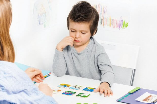 Від ізоляції до інклюзії: як допомогти дитині з аутизмом розвинути комунікабельність. аутизм, дитина, комунікація, розлади аутистичного спектра, інклюзія