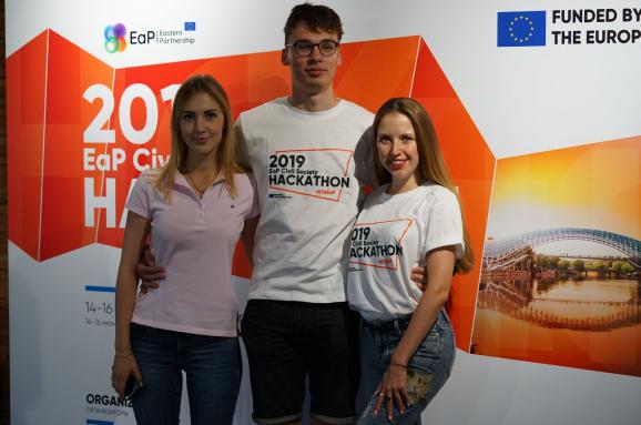 Українки з PROVIDNYK розробили інтерактивну мапу для людей з інвалідністю та виграли нагороду від ЄС. providnyk, анна крис, мапа, нагорода, інвалідність