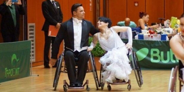«Хотелось вершин достигать»: история знаменитой пары танцоров на инвалидных колясках из Славянска. керничные, инвалидная коляска, соревнование, танець, танцор