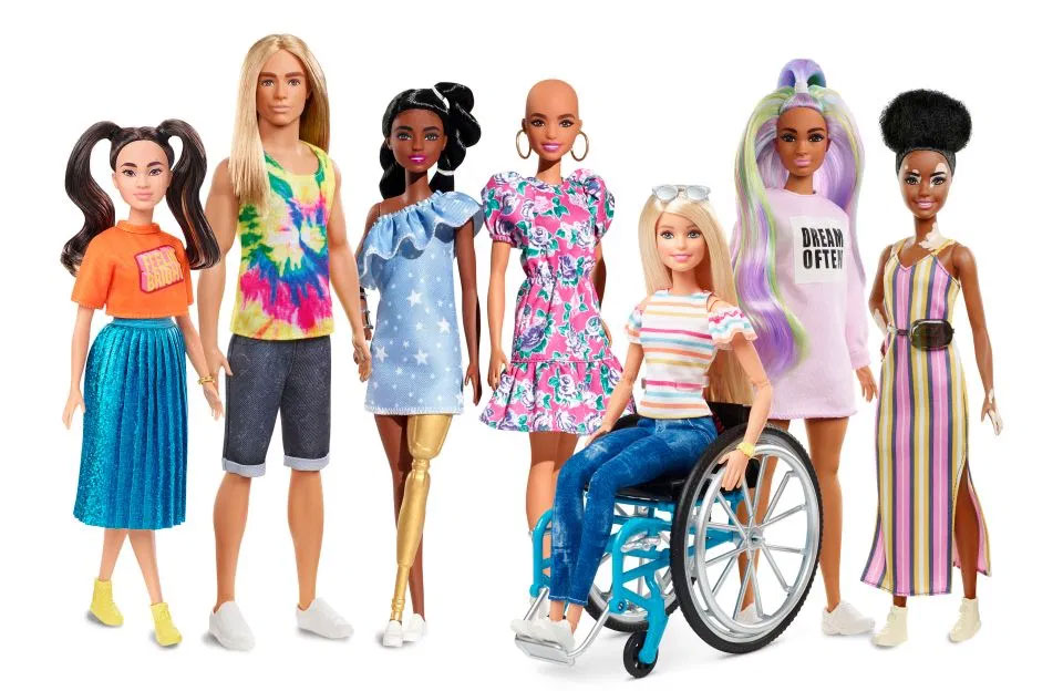 В продаж надійшли ляльки Барбі з інвалідністю. mattel, захворювання, лялька барбі, інвалідний візок, інвалідність