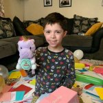 Самотнього хлопчика з аутизмом підтримав весь світ у день народження. Фото та його історія