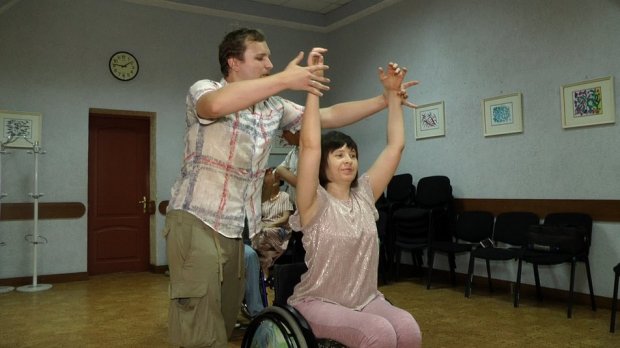 У Миколаєві відбувся танцювальний майстер-клас для людей з інвалідністю. миколаїв, олена чинка, танок моєї душі, танцювальний майстер-клас, інвалідність