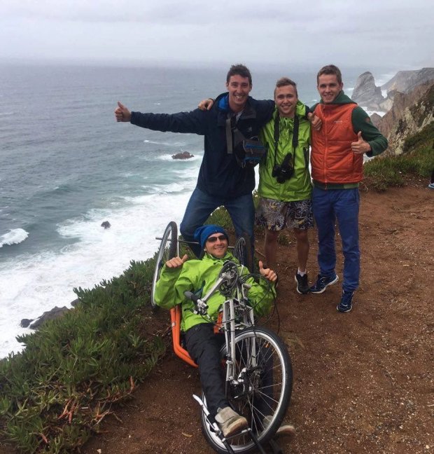 «В Україні подорожувати можна всіма горами, навіть якщо ти людина з інвалідністю», — засновник організації, яка допомагає людям піднятися в гори. on 3 wheels, іван маслюк, гори, подорож, інвалідність