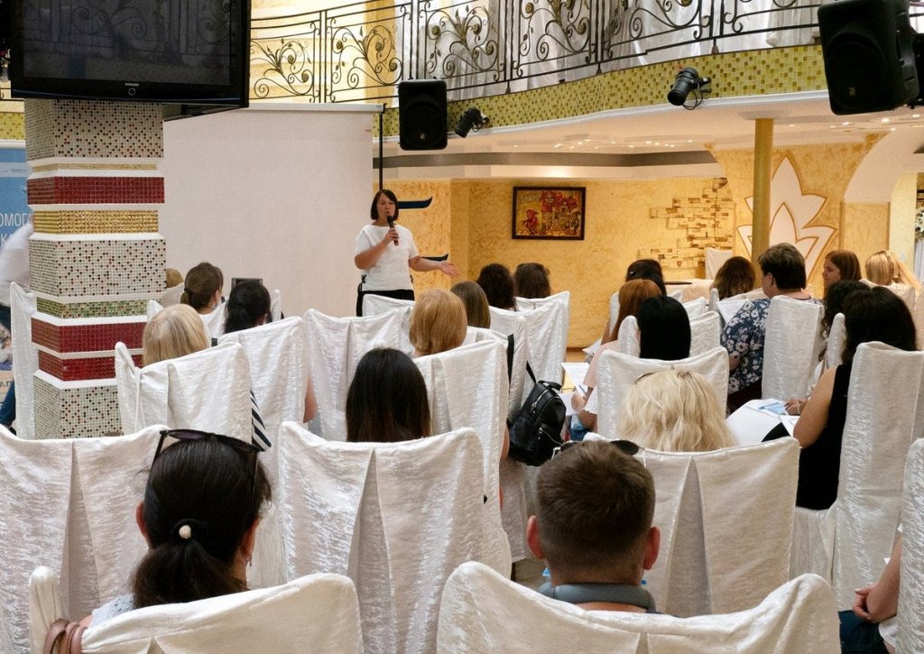 В Одесі міжнародні експерти ділилися досвідом допомоги особливим дітям (ФОТО). одеса, конференція, круглий стіл, раннє втручання, інвалідизація