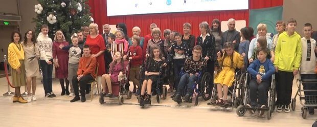 У Тернополі провели показ мод для людей з інвалідністю. тернопіль, подіум, показ мод, проєкт інклюзів арт, інвалідність