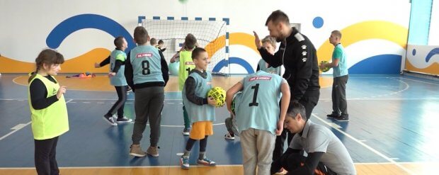 Доступний спорт: у Черкасах навчають футболу дітей з інвалідністю. черкаси, дитина, заняття, футбол, інвалідність