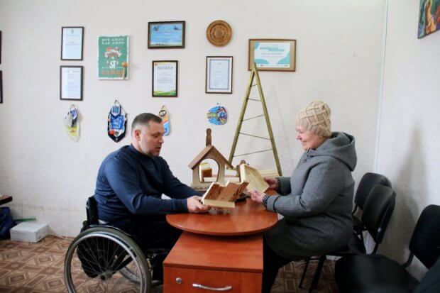 В Никополе помогают людям с инвалидностью получить профессию: интервью с Антоном Серовым. антон серов, никополь, инвалидность, предприятие, проект ігри що змінюють
