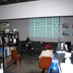 Світлина. У маріупольській бібліотеці вперше відбувся кінопоказ для людей з вадами зору. Новини, Мариуполь, вади зору, бібліотека, кінопоказ, тифлокоментування