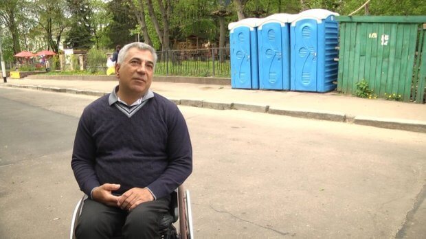 У Житомирі із 40 громадських туалетів для людей з інвалідністю пристосовані чотири. житомир, візок, доступність, туалет, інвалідність